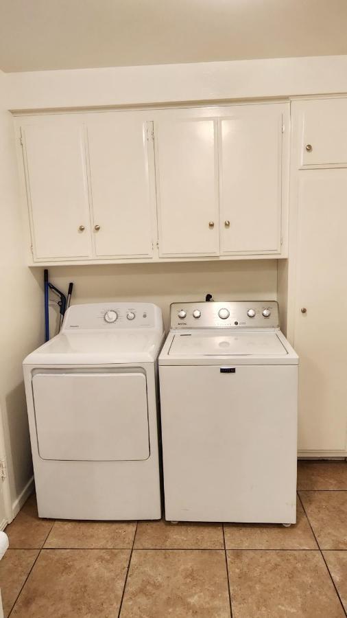 Centrally Located, 4X Queen, 300 Mbps Internet With Backyard! Хемет Экстерьер фото