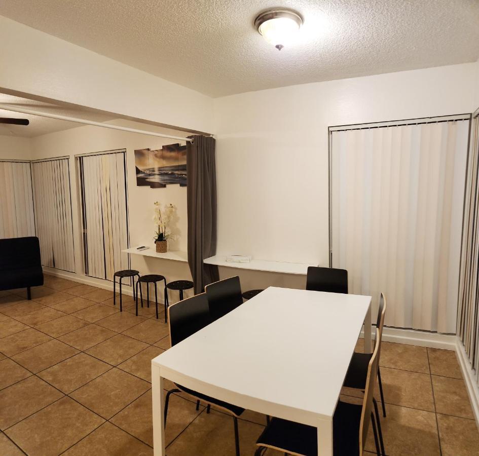 Centrally Located, 4X Queen, 300 Mbps Internet With Backyard! Хемет Экстерьер фото