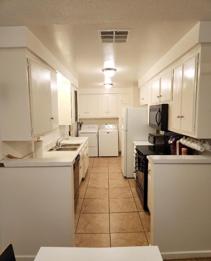 Centrally Located, 4X Queen, 300 Mbps Internet With Backyard! Хемет Экстерьер фото